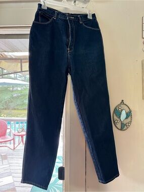 Gloria Vanderbilt Dark Blue Denim Jeans with Contrast Stitching